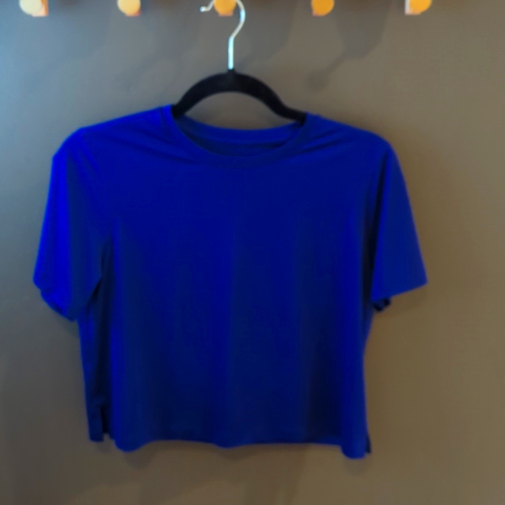 NWT LULULEMON ULTRALIGHT WAIST LENGTH T-SHIRT LARKSPUR SIZE 6 - small